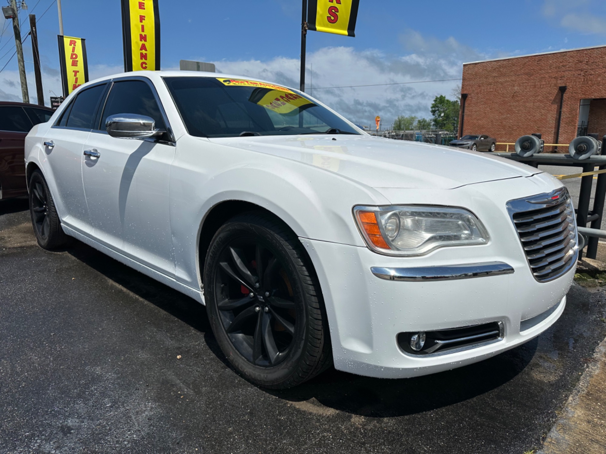 photo of 2011 Chrysler 300 Limited RWD
